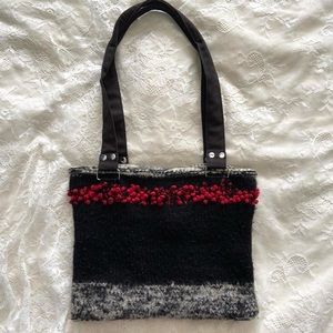 Unique knit shoulder bag